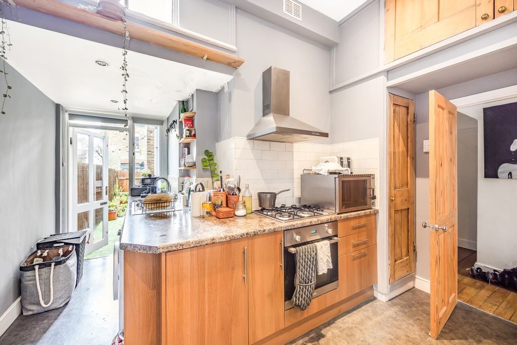 Property photo 2 of 8 655836 (3)