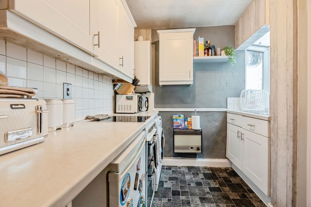 Property photo 3 of 19 Pbox-Img.Jpg
