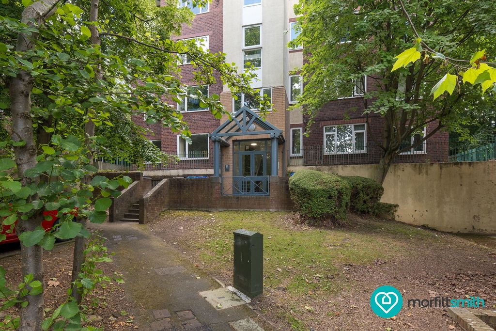Property photo 1 of 11