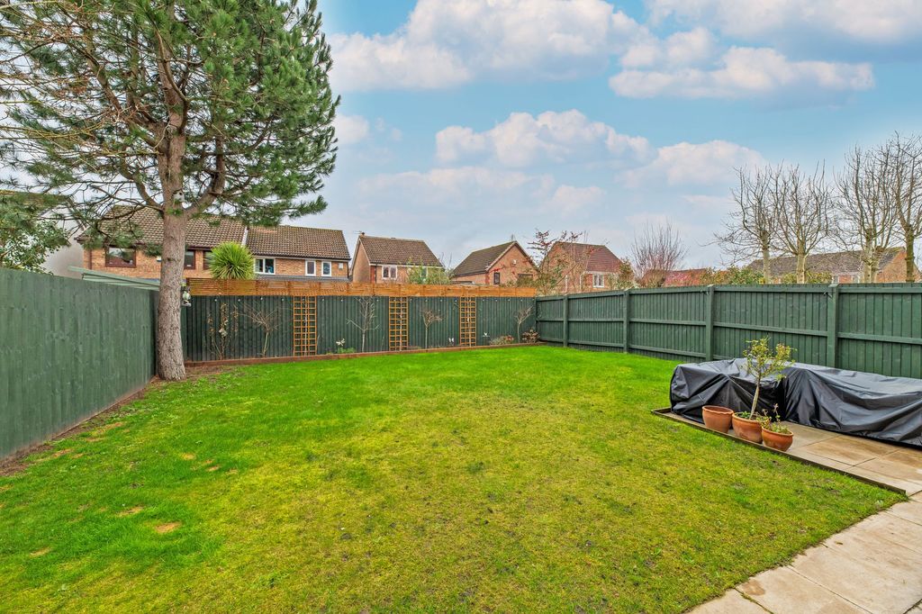 Property photo 3 of 20 Garden