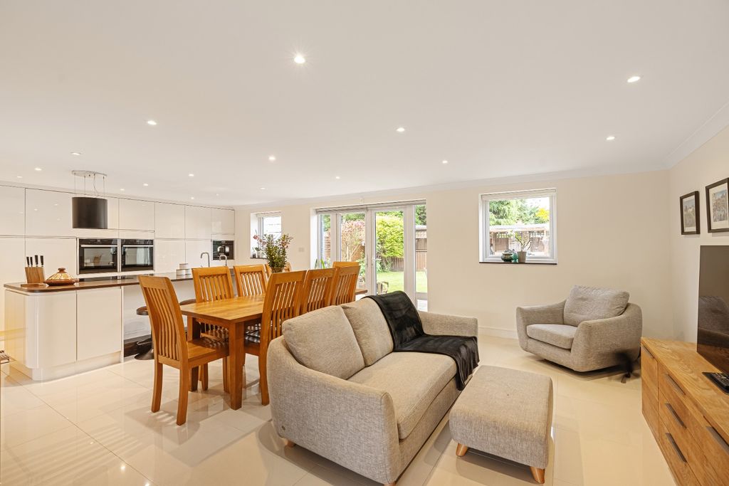 Property photo 2 of 26 3386134