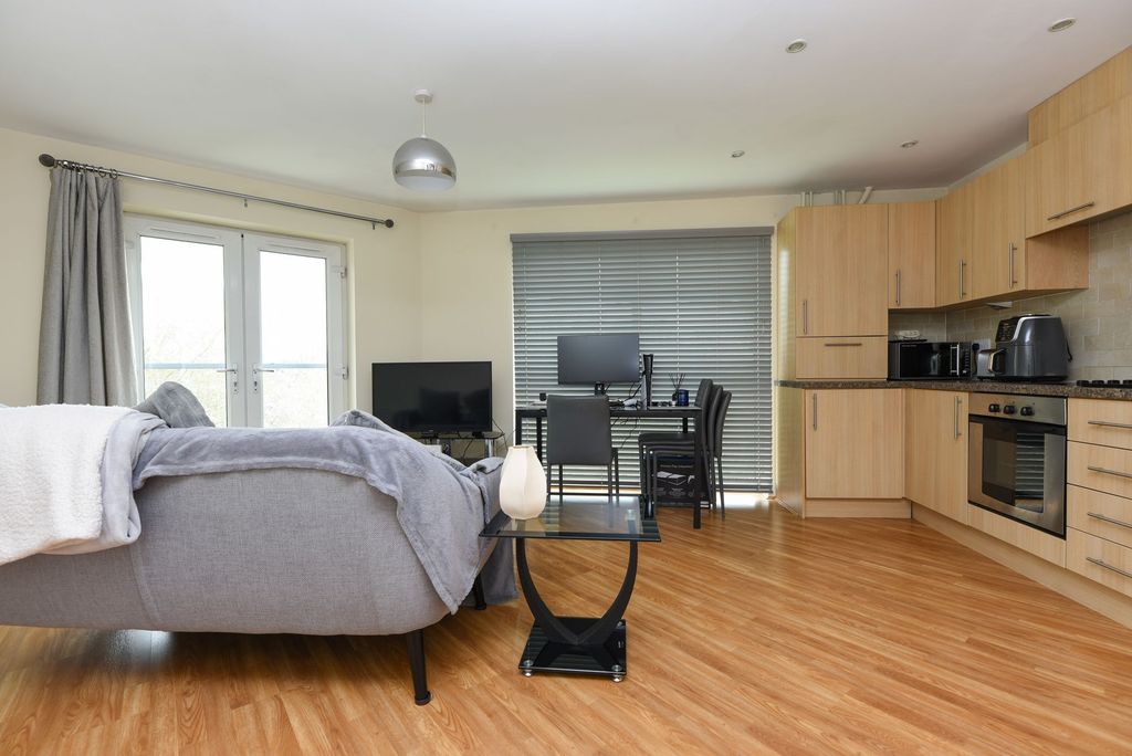 Property photo 2 of 11