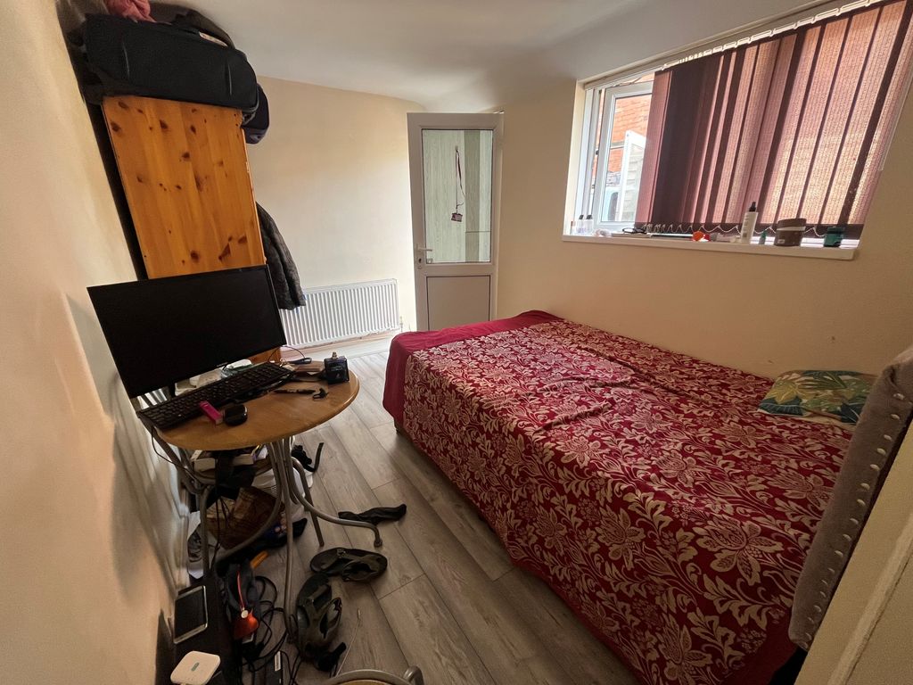 Property photo 2 of 4