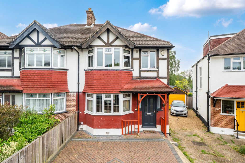 Property photo 1 of 20 1454927-16-6A01Bc...