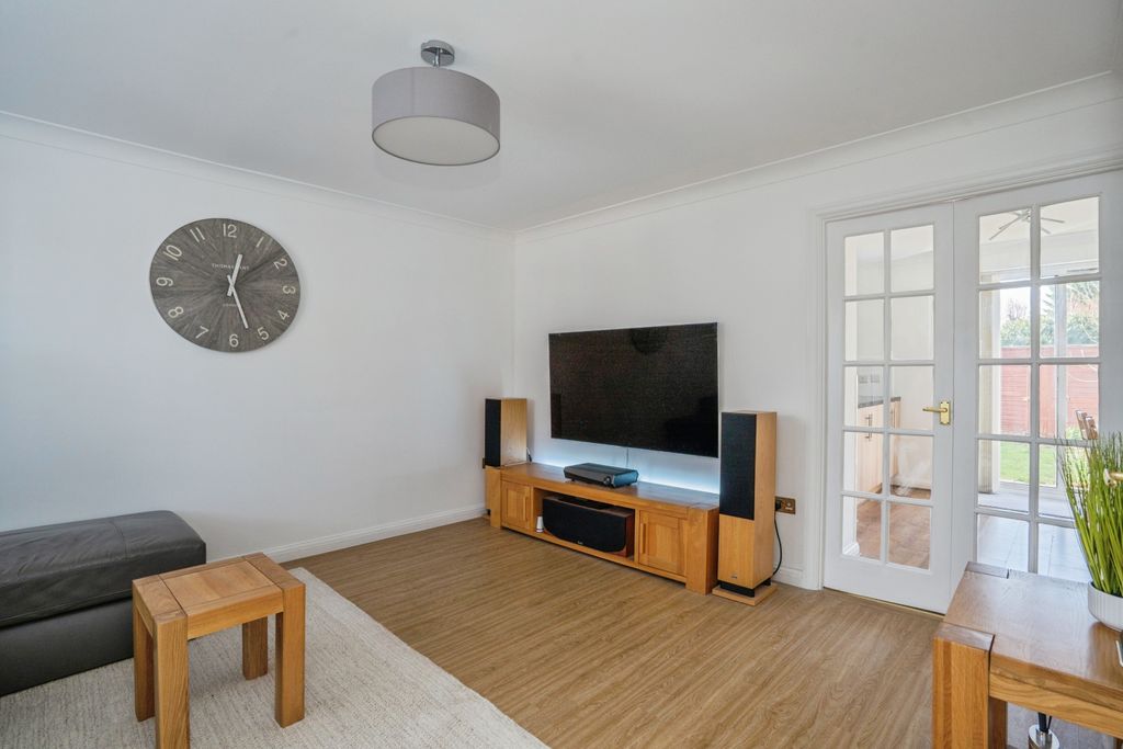 Property photo 3 of 19