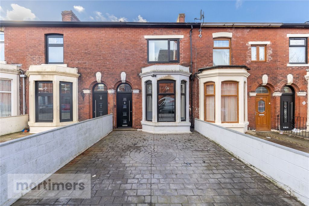 Property photo 1 of 19 Front External