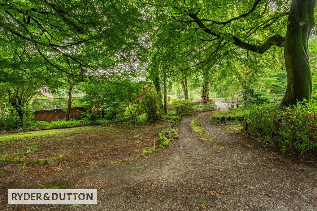 Property photo 2 of 27 Picture No. 19