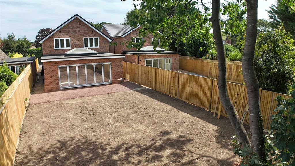 Property photo 2 of 7 Picture No. 10