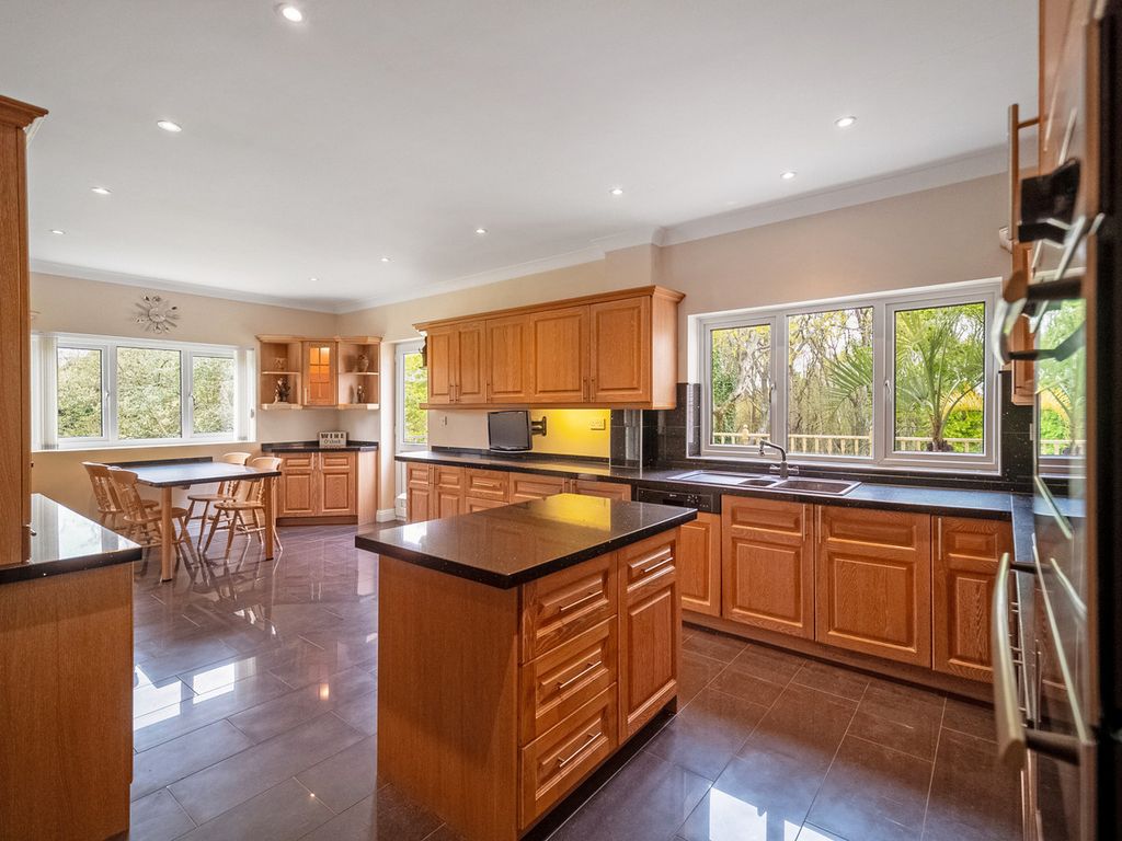 Property photo 2 of 37