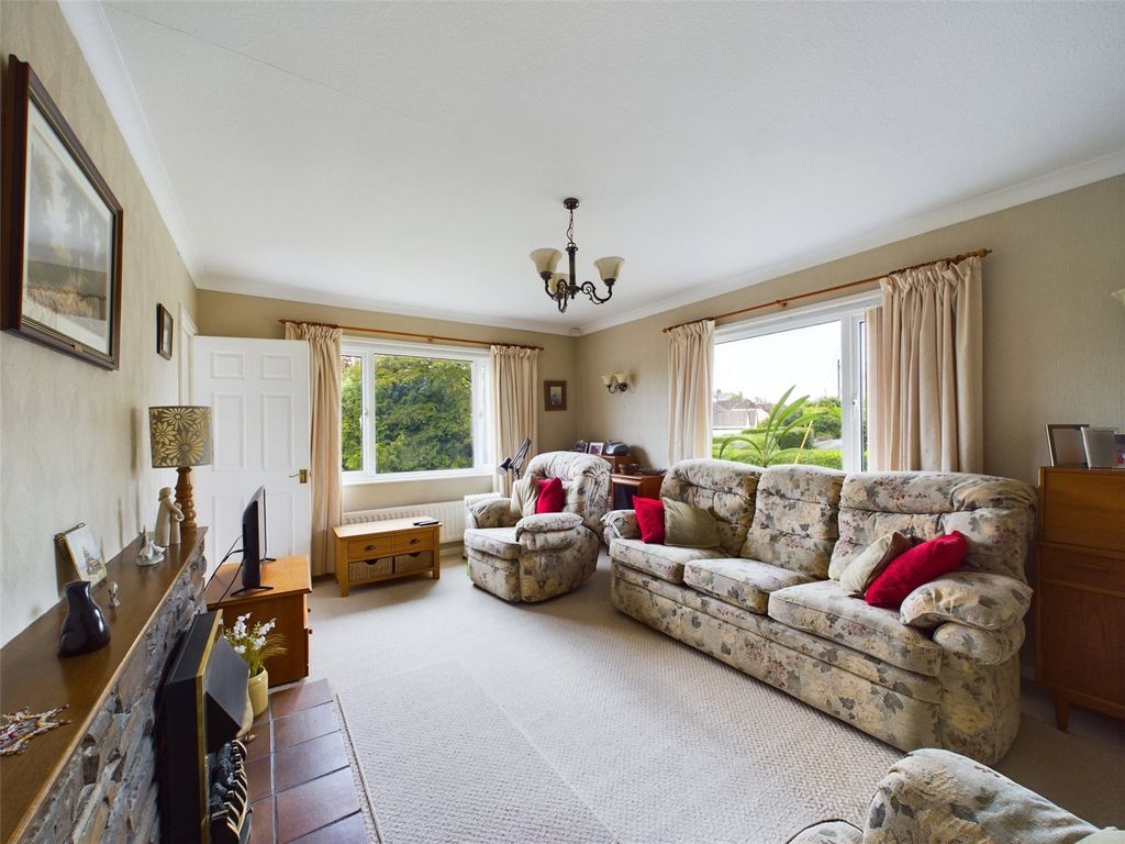 Property photo 3 of 14 Picture No. 12