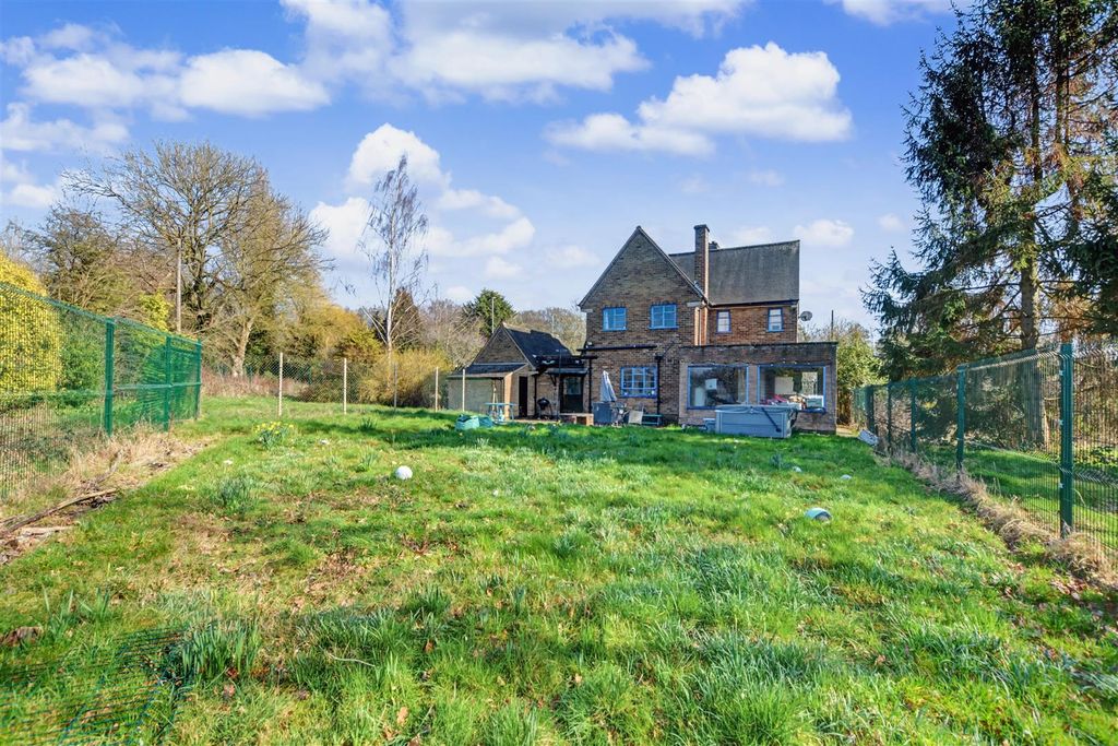 Property photo 3 of 27 Outside