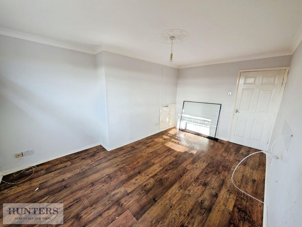 Property photo 3 of 11 Lounge