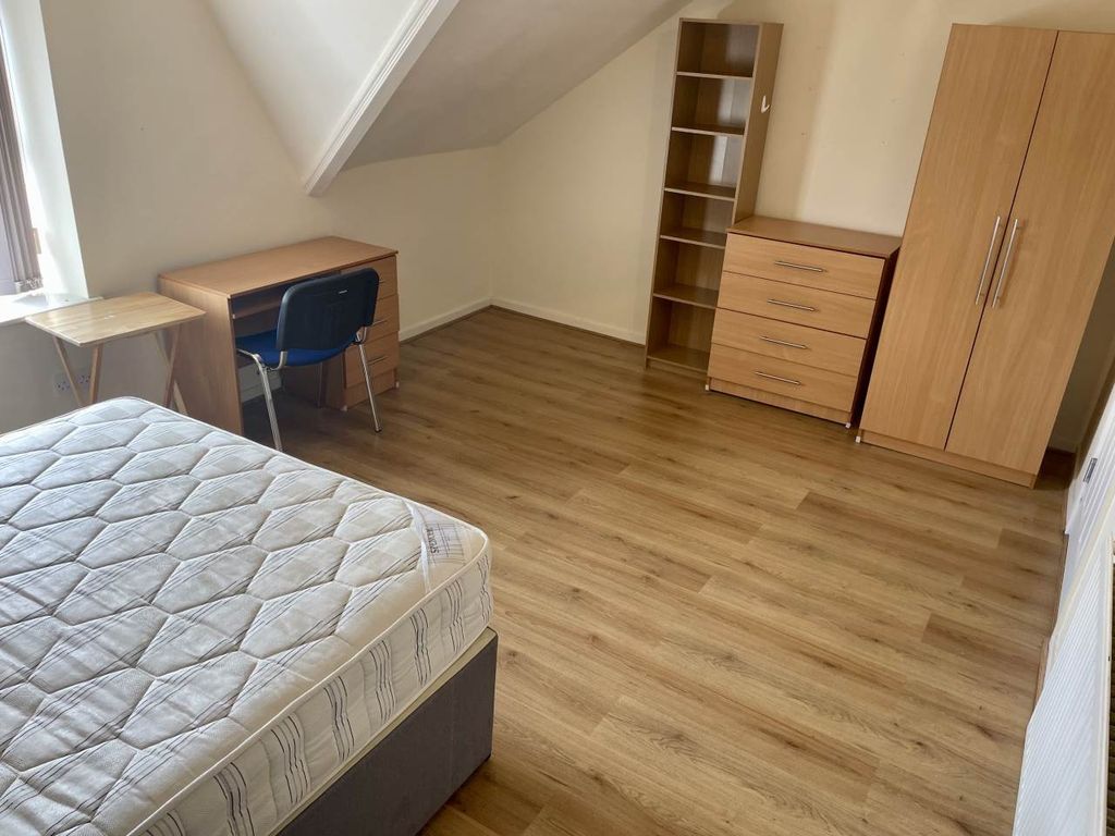 Property photo 1 of 11 Bed 7, 2