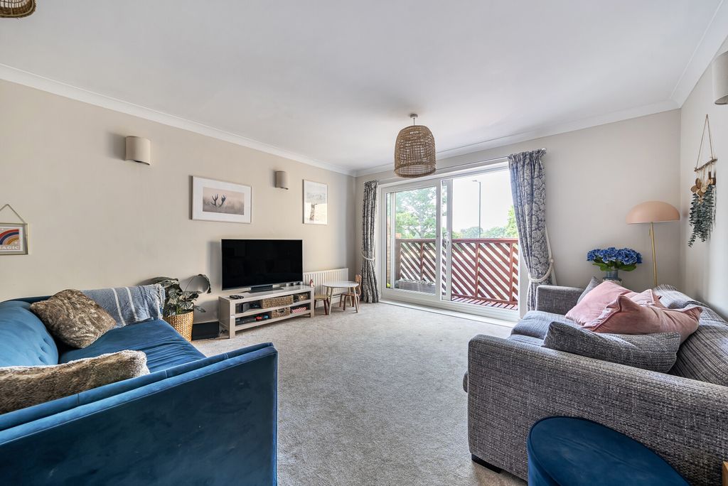 Property photo 2 of 15 1327558-9-687A233...