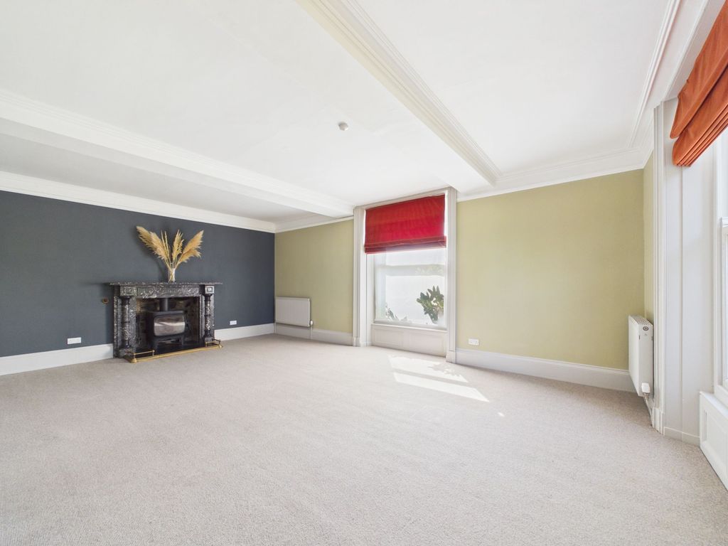 Property photo 2 of 60 Sitting Room