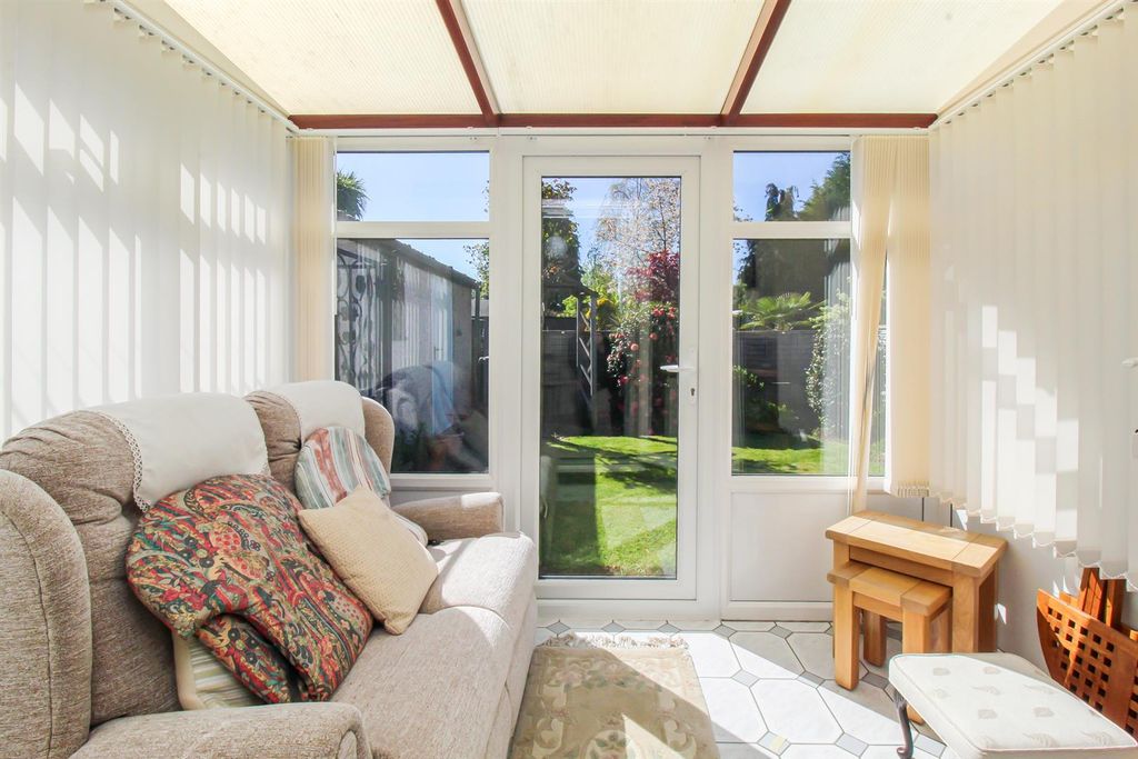 Property photo 2 of 11 Conservatory