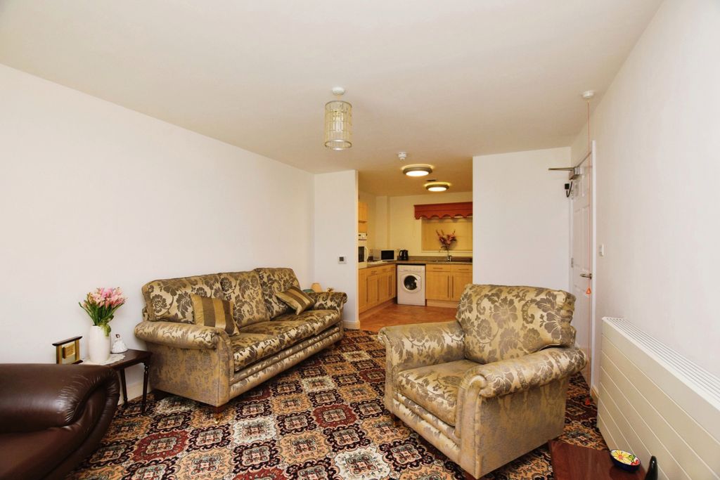Property photo 3 of 14