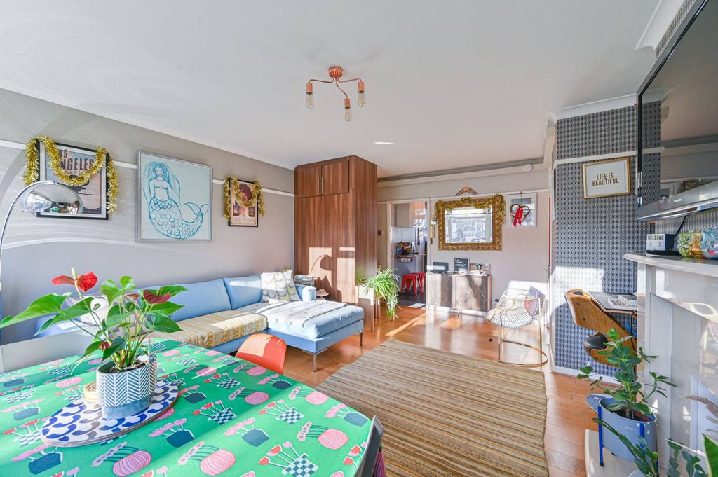 Property photo 1 of 20