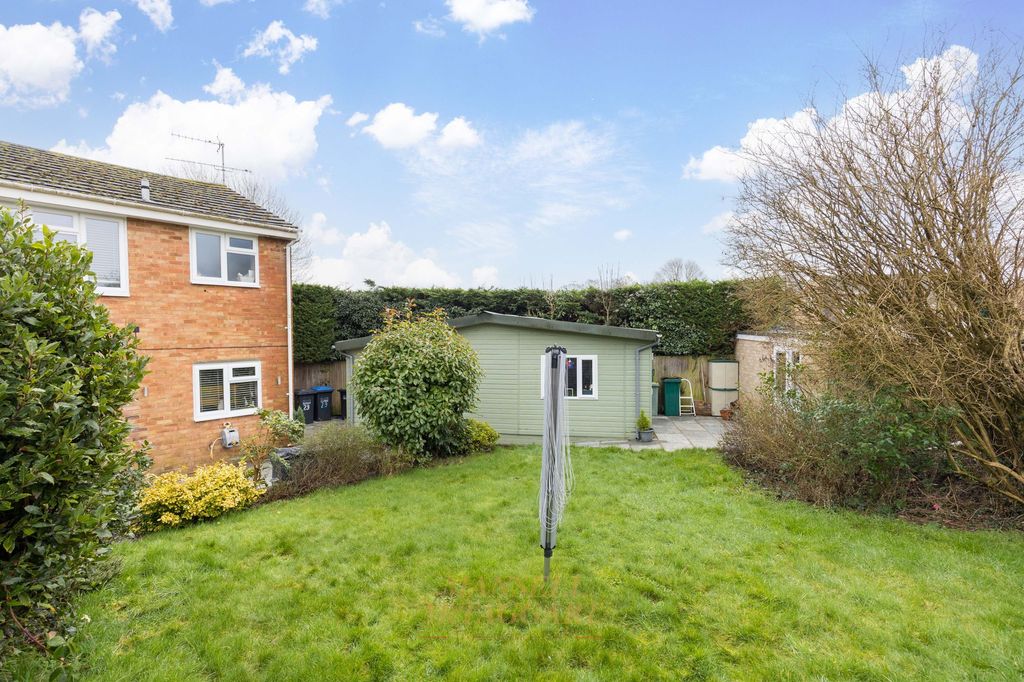 Property photo 2 of 25