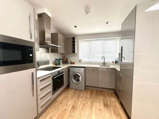 Property photo 3 of 5 Kitchen