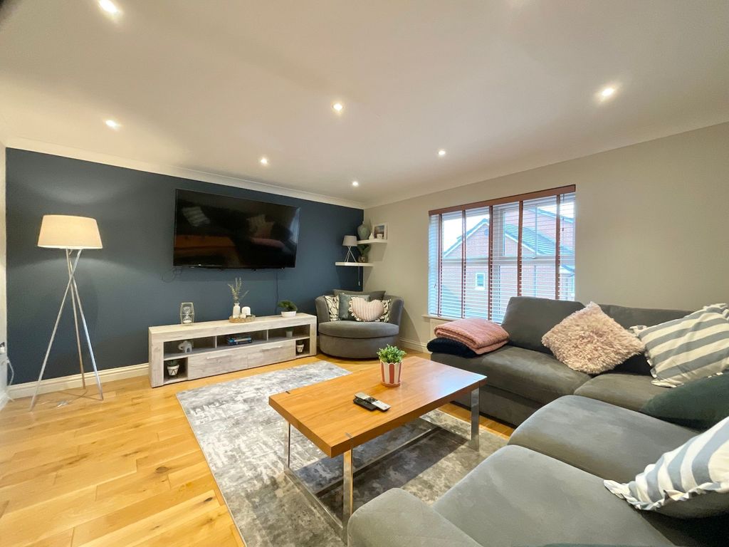 Property photo 3 of 19