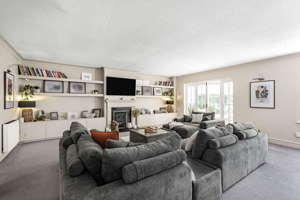 Property photo 3 of 47 25_83129.Jpg