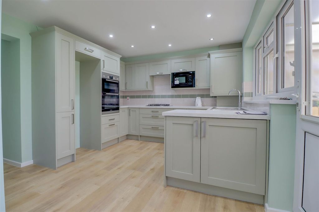 Property photo 2 of 16 8 Lilac New-5.Jpg
