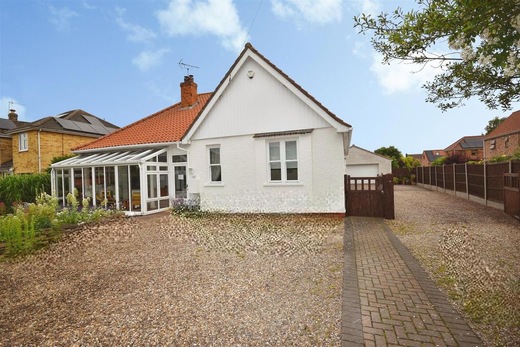 Property photo 2 of 23
