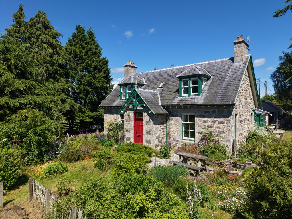 Property photo 2 of 50