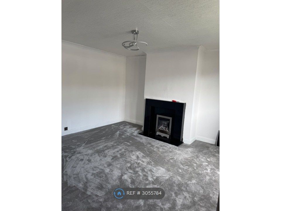 Property photo 2 of 25 Living Room