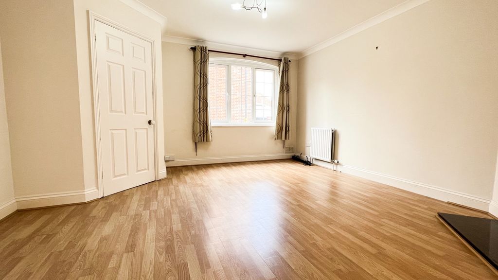 Property photo 2 of 12 3758465