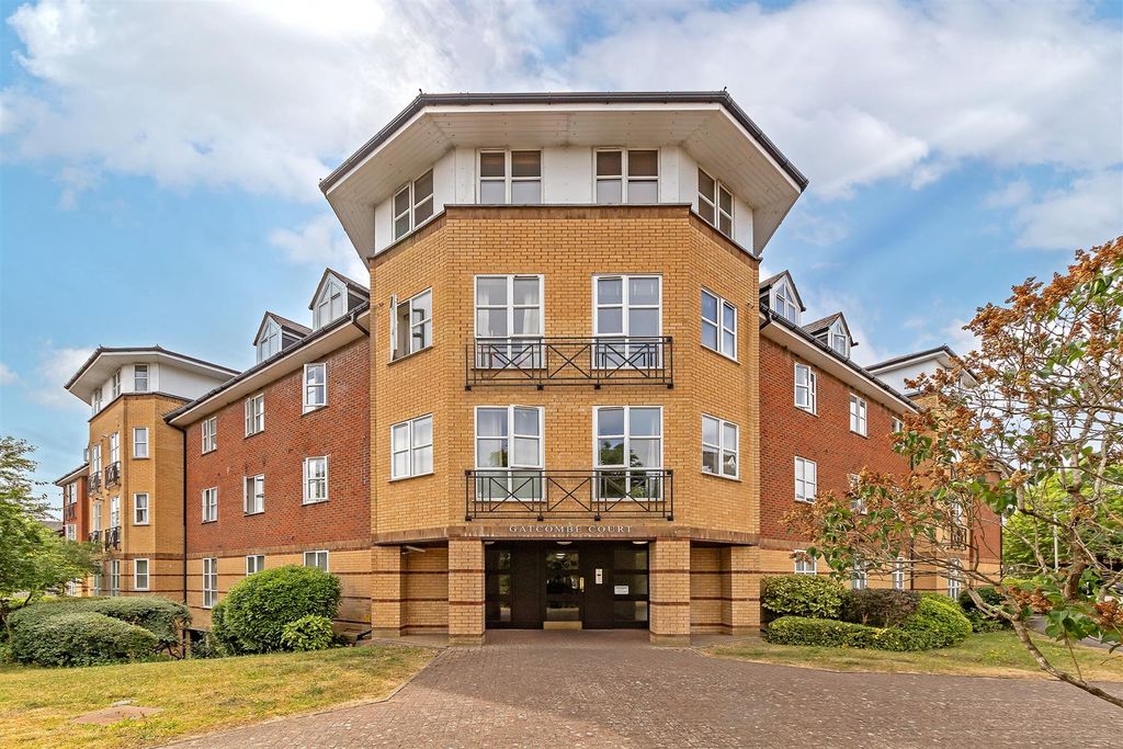 Property photo 3 of 20 43Gatcombecourt-11.Jpg
