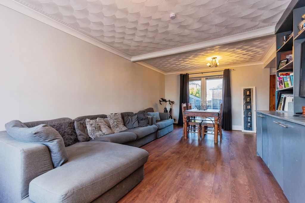 Property photo 2 of 19 Pbox-Img.Jpg