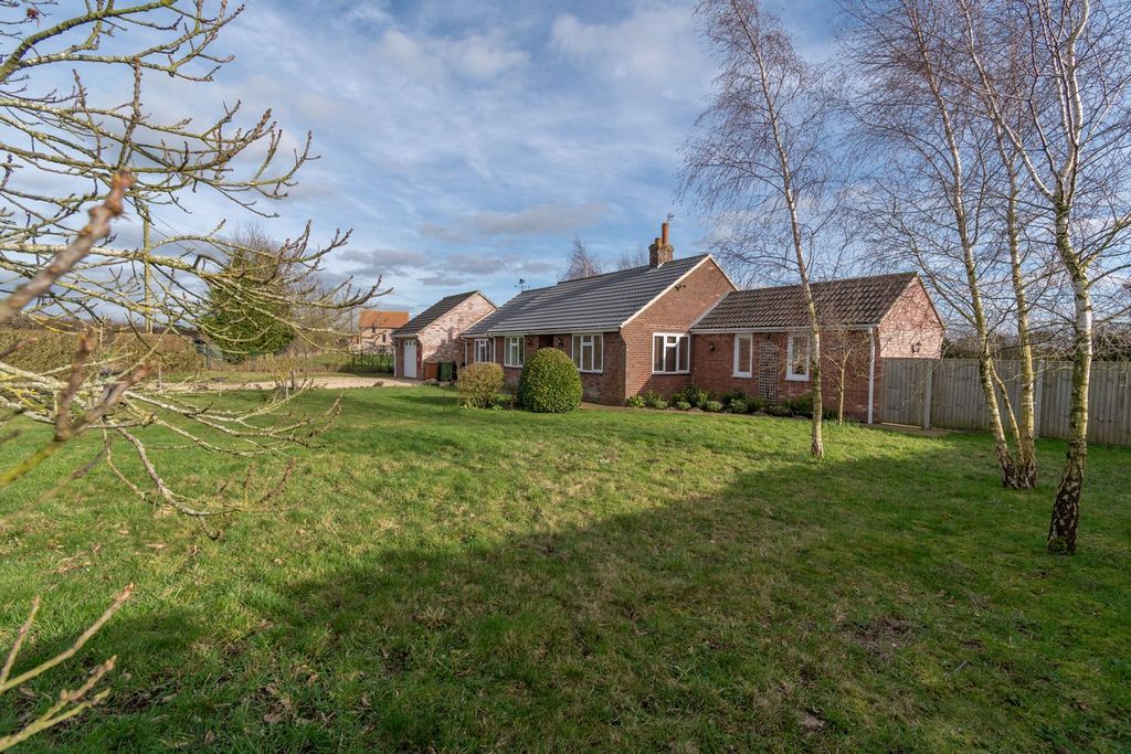 Property photo 2 of 21