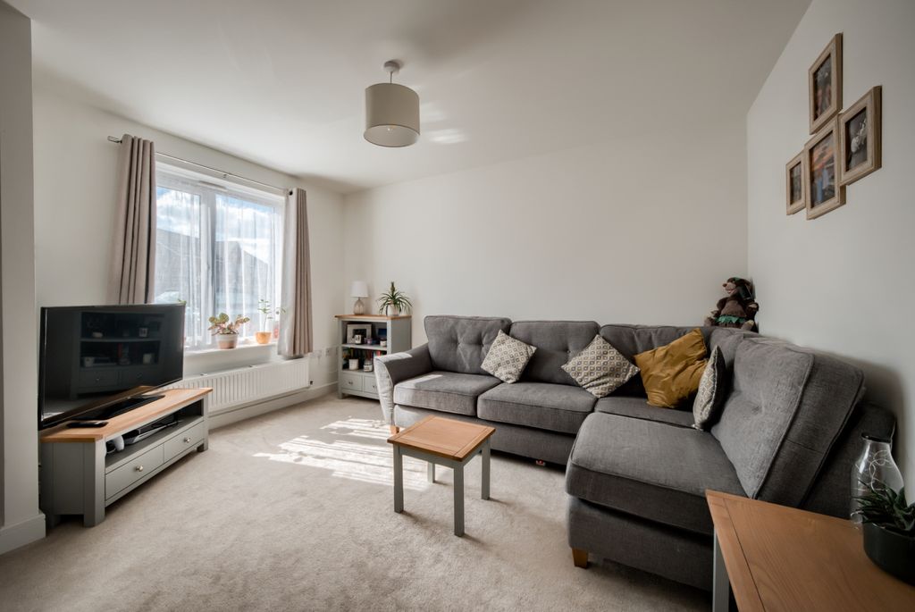 Property photo 3 of 17 Xt5A4834-Hdr(3)