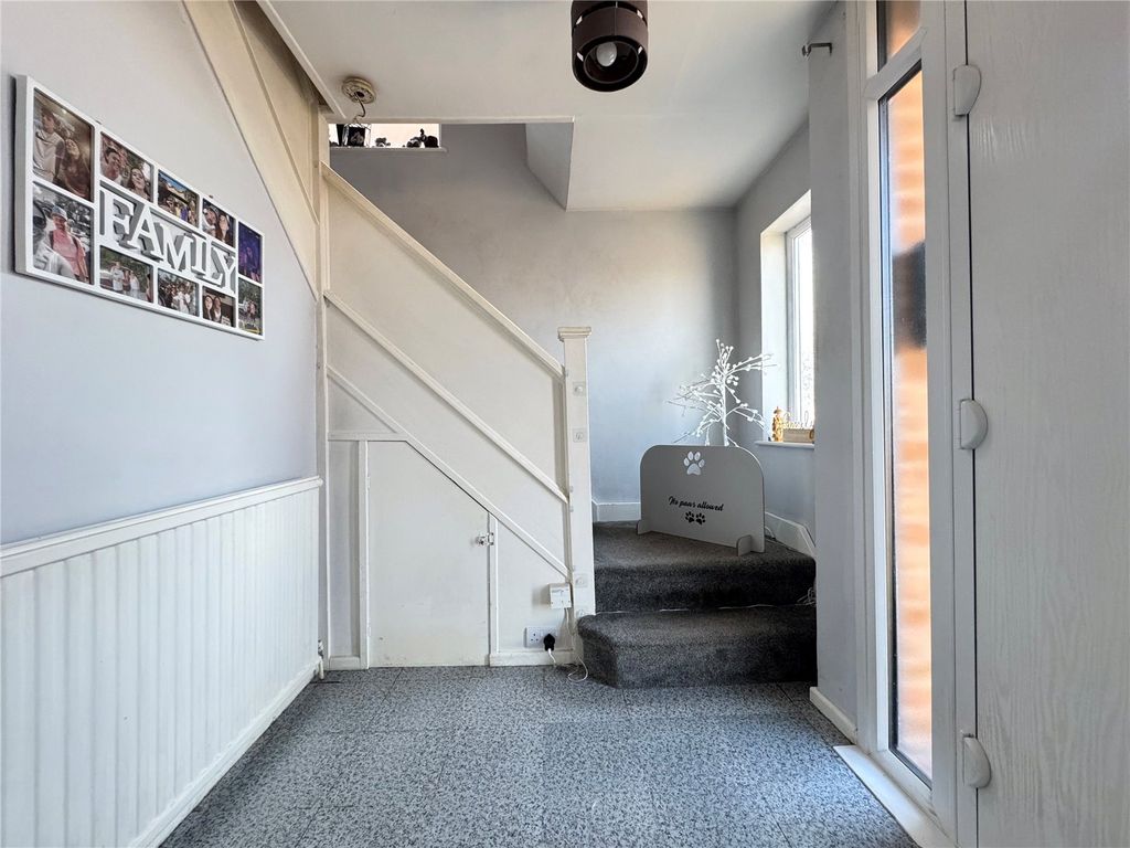 Property photo 2 of 21 Picture No. 11