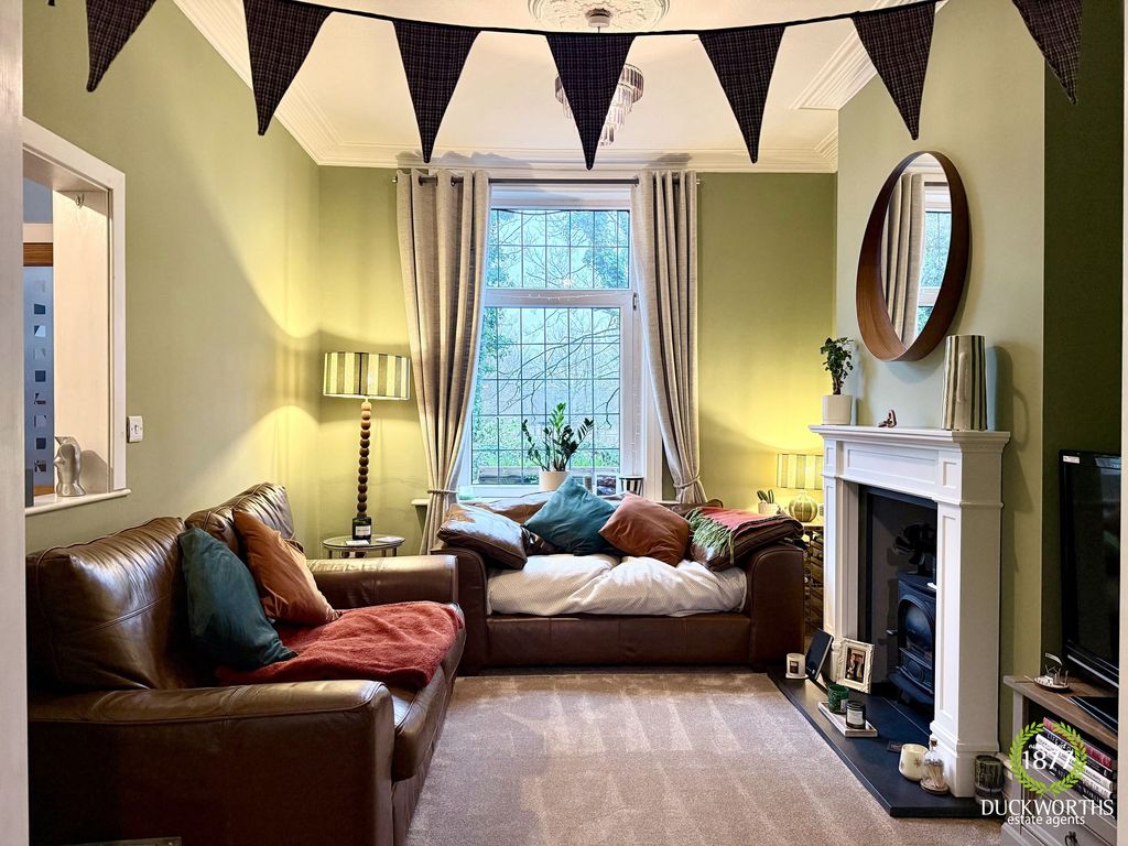 Property photo 2 of 21