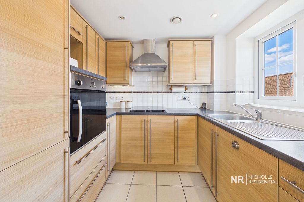 Property photo 3 of 13 Kitchen