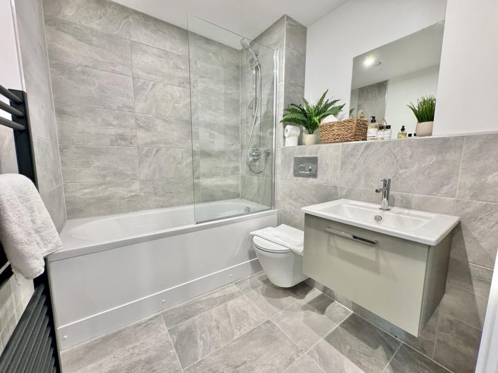 Property photo 3 of 8 Bathroom.Jpg