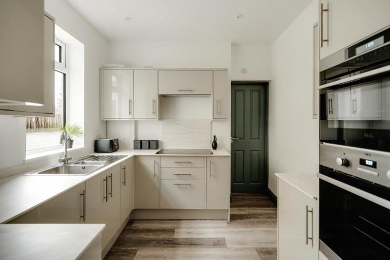 Property photo 2 of 9 Kitchen