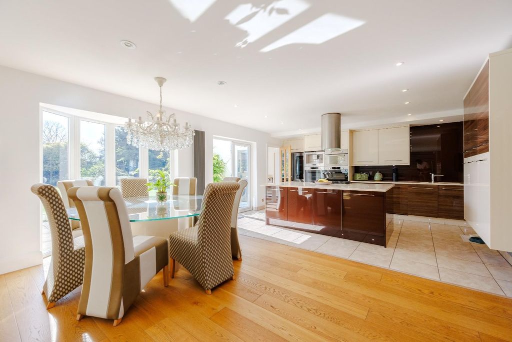 Property photo 2 of 38 Dining Room / Kitchen