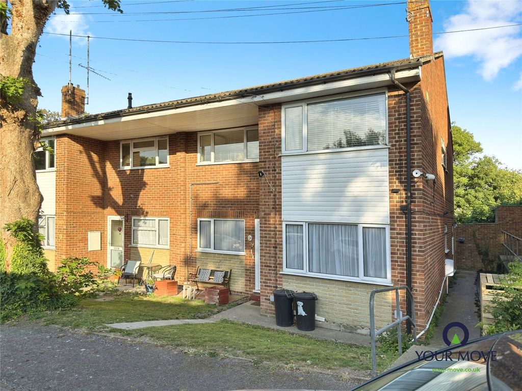 Property photo 1 of 9 External
