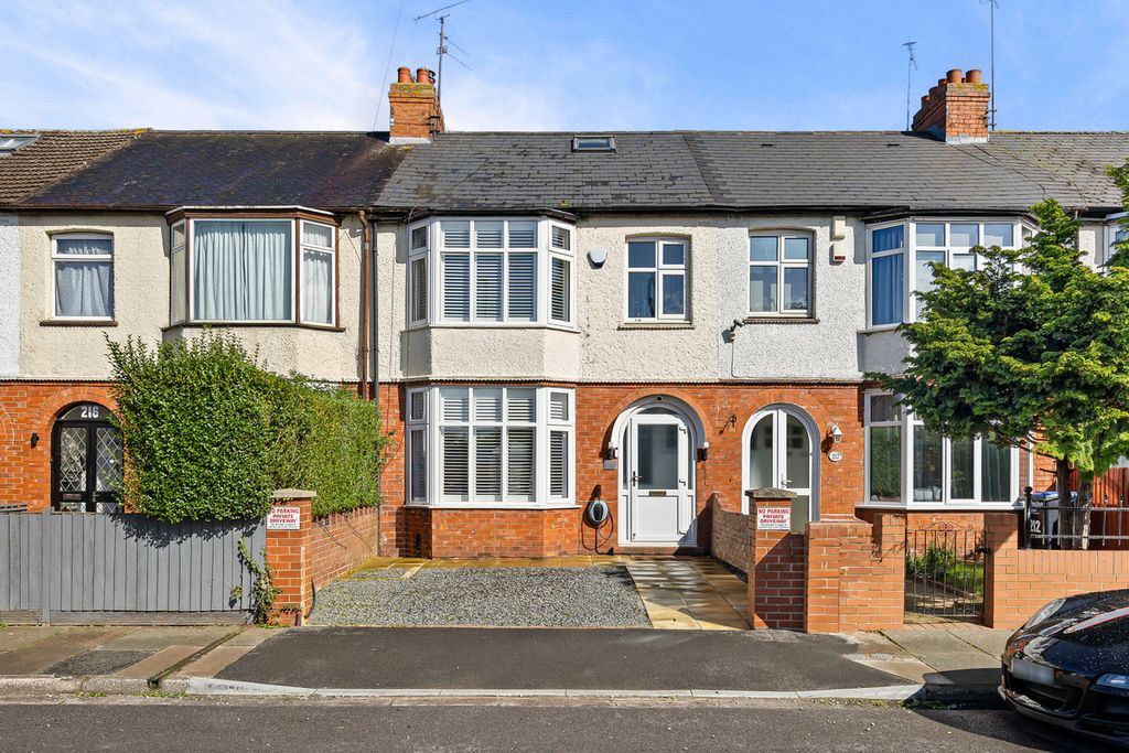 Property photo 1 of 33