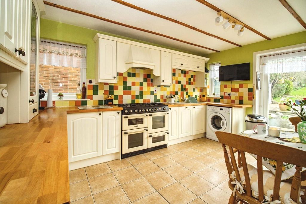 Property photo 3 of 20 Pbox-Img.Jpg