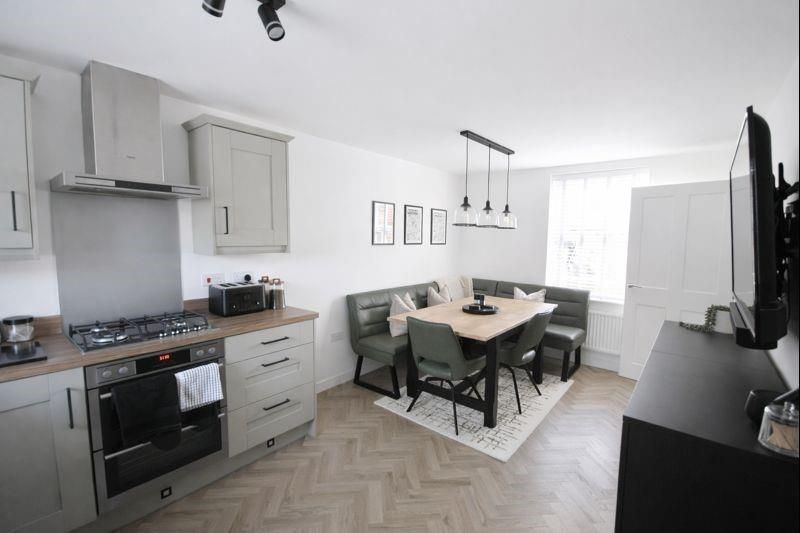 Property photo 2 of 14 Dining Area