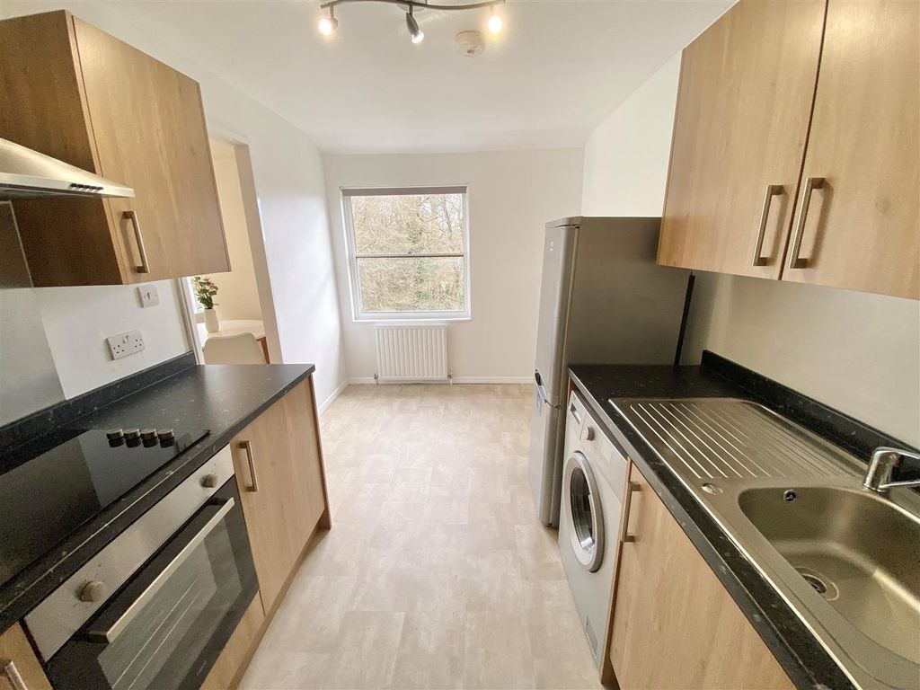 Property photo 3 of 10 Kitchen Pic 2.Jpg