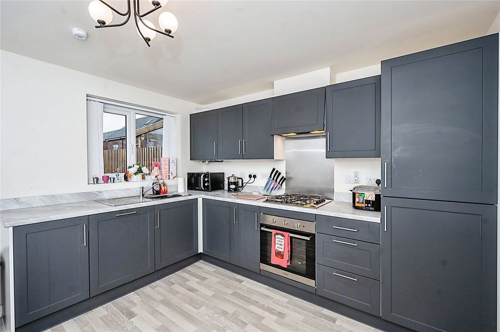 Property photo 2 of 15 Kitchen