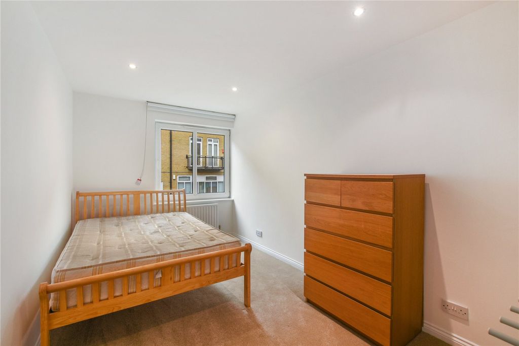 Property photo 3 of 4 Bedroom