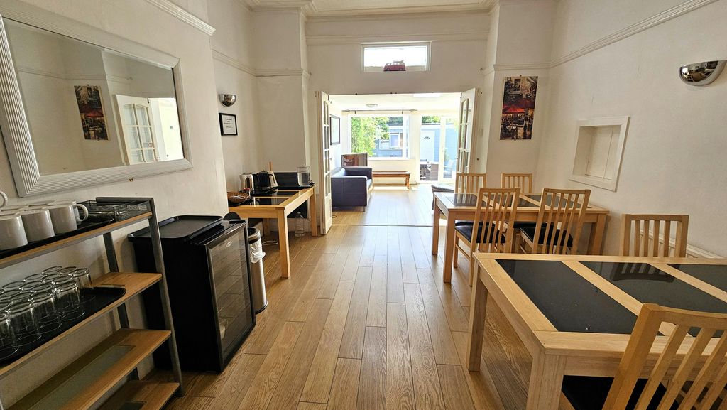 Property photo 3 of 11 20250704_121100E.Jpg