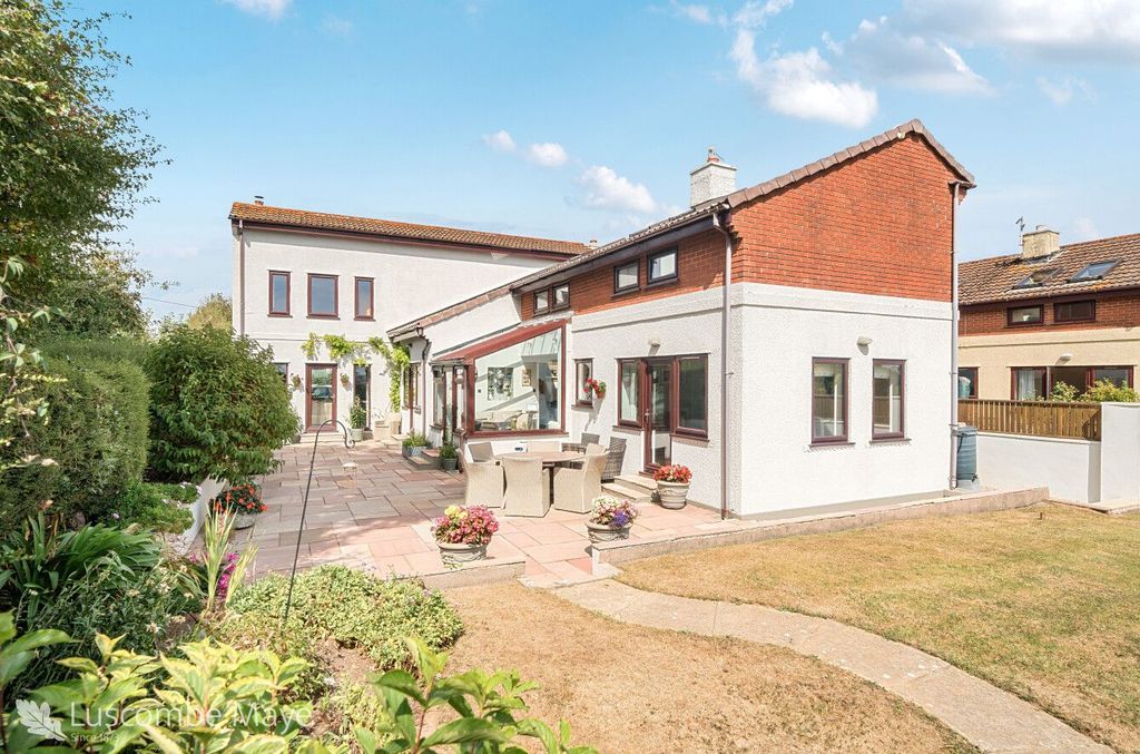 Property photo 2 of 14